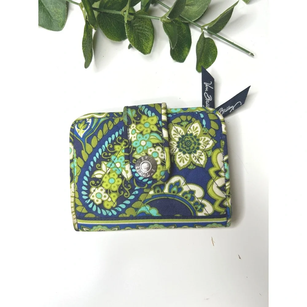 Vera Bradley Rhythm & Blues Snappy Wallet Quilted - Picture 1 of 4